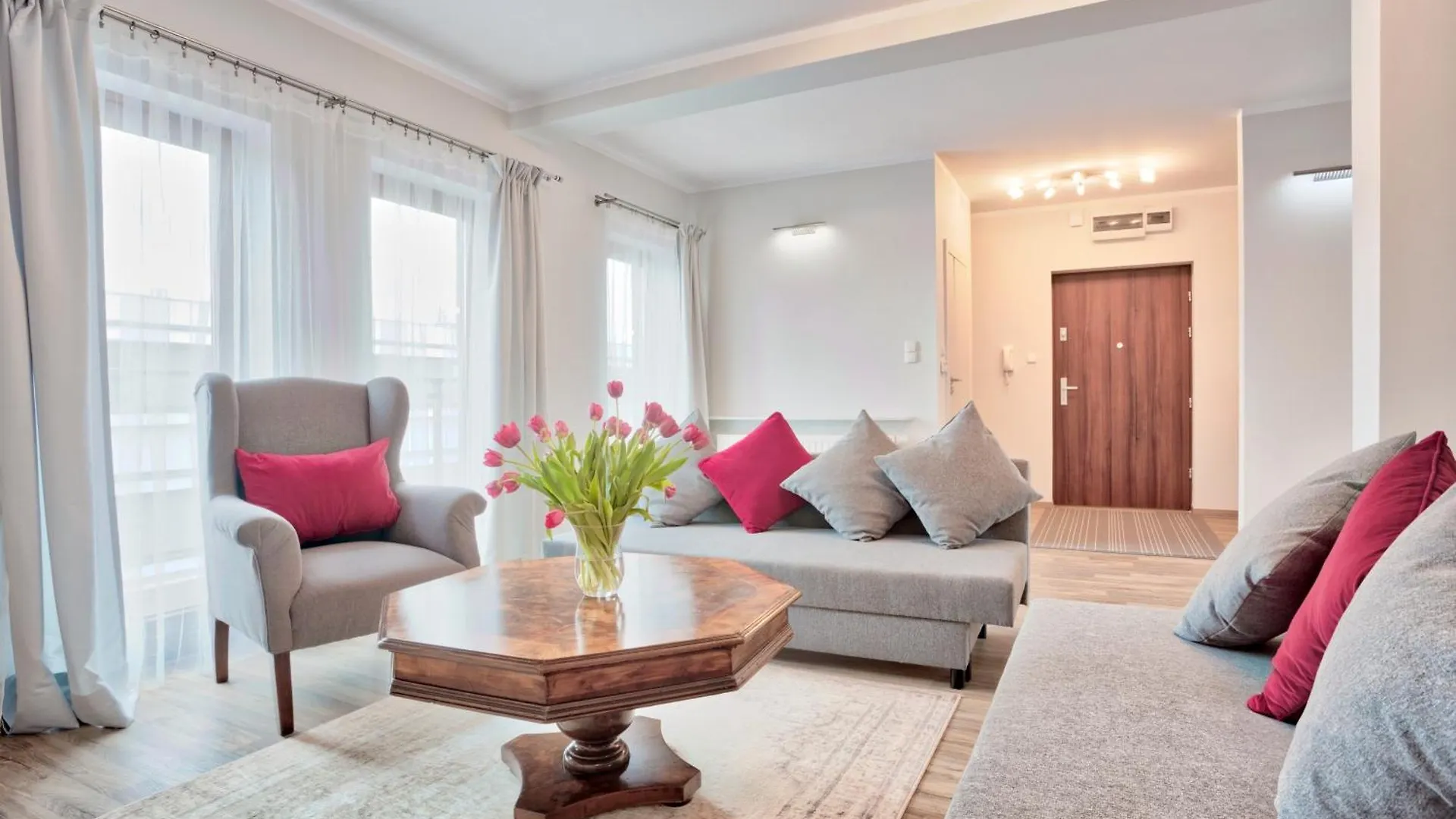 Family Apartment By Tyzenhauz كراكوفيا
