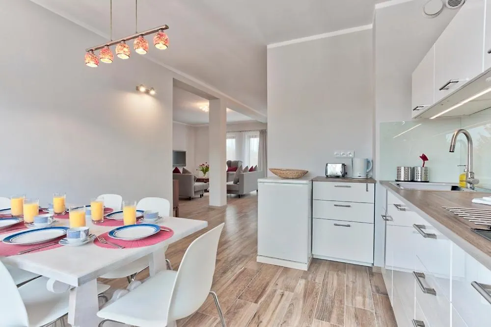 Family Apartment By Tyzenhauz Krakow Poland